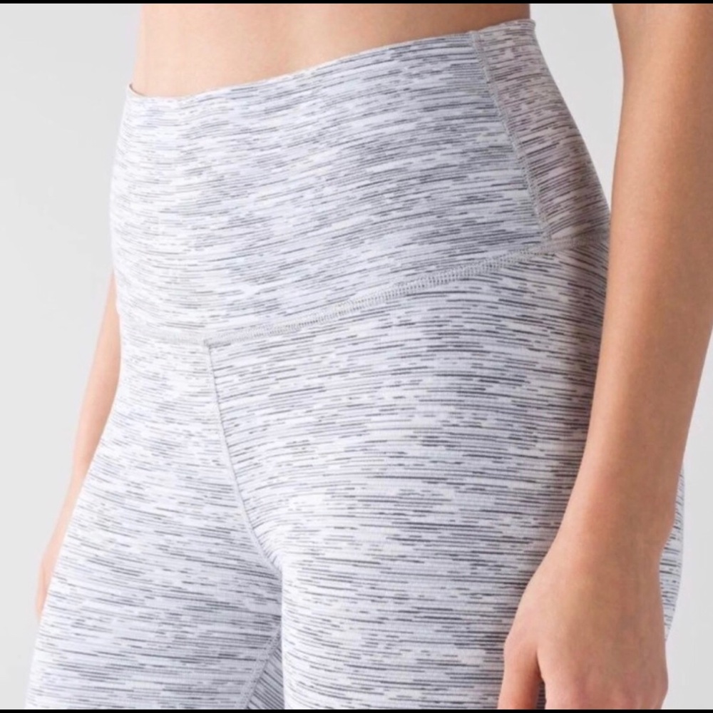Lululemon 7/8 high times pant.